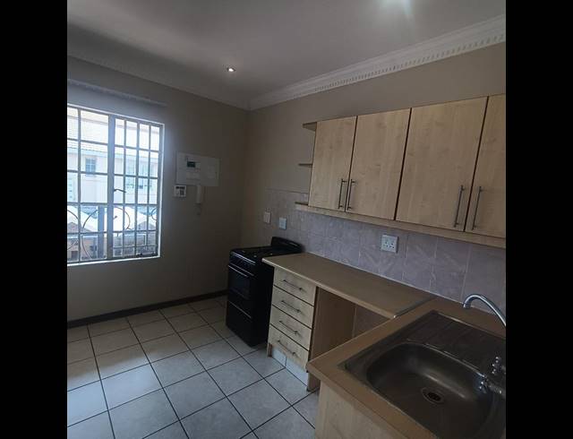 1 BEDROOM PROPERTY TO RENT IN DIE BULT